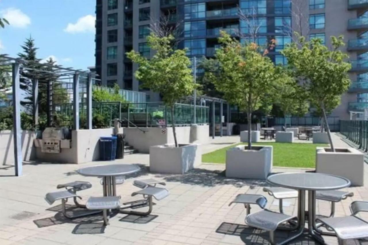 30 Off Lake View Property Heart Of Downtown Toronto Zewnętrze zdjęcie