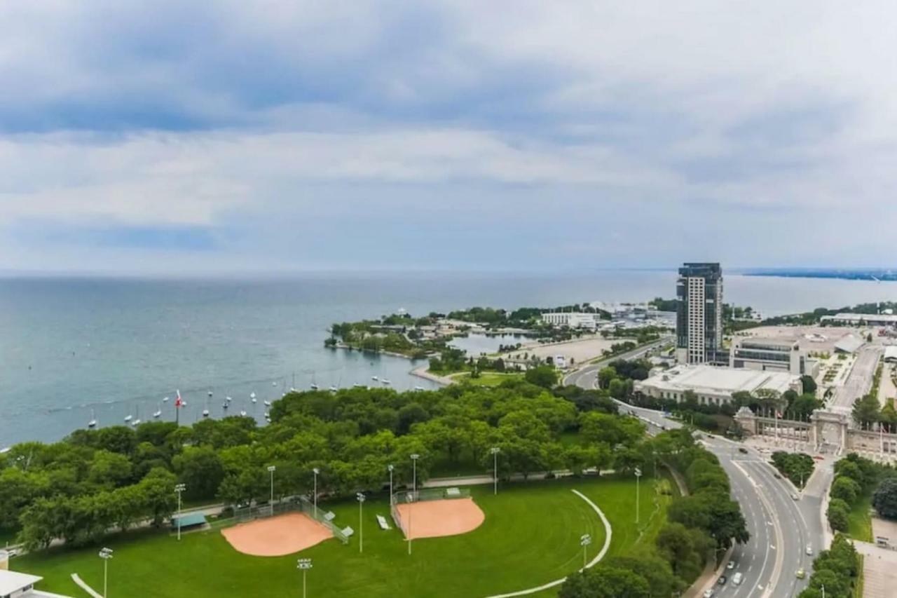 30 Off Lake View Property Heart Of Downtown Toronto Zewnętrze zdjęcie