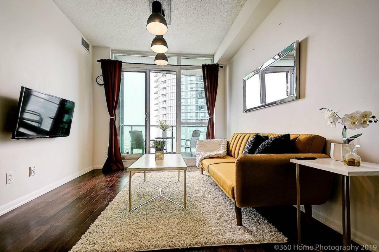 30 Off Lake View Property Heart Of Downtown Toronto Zewnętrze zdjęcie