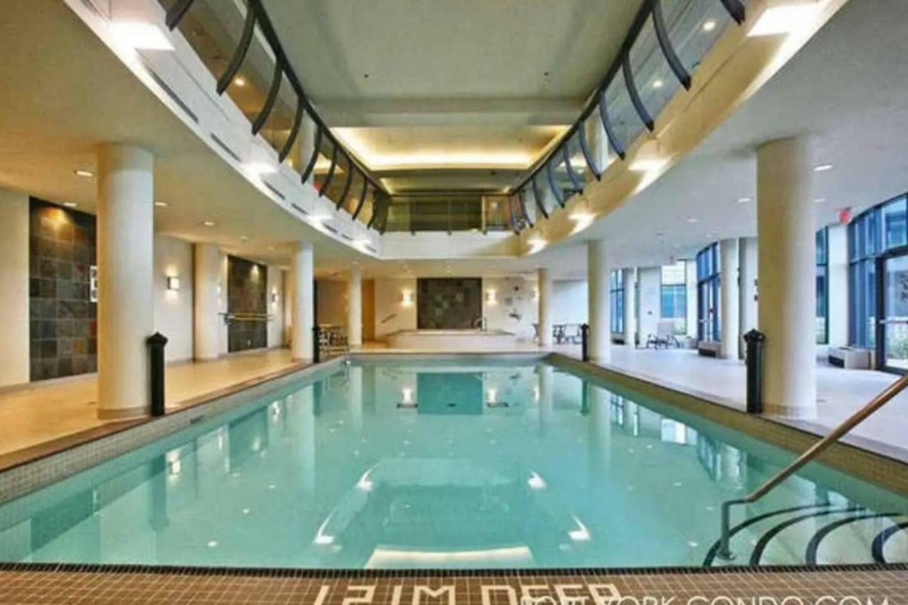 30 Off Lake View Property Heart Of Downtown Toronto Zewnętrze zdjęcie