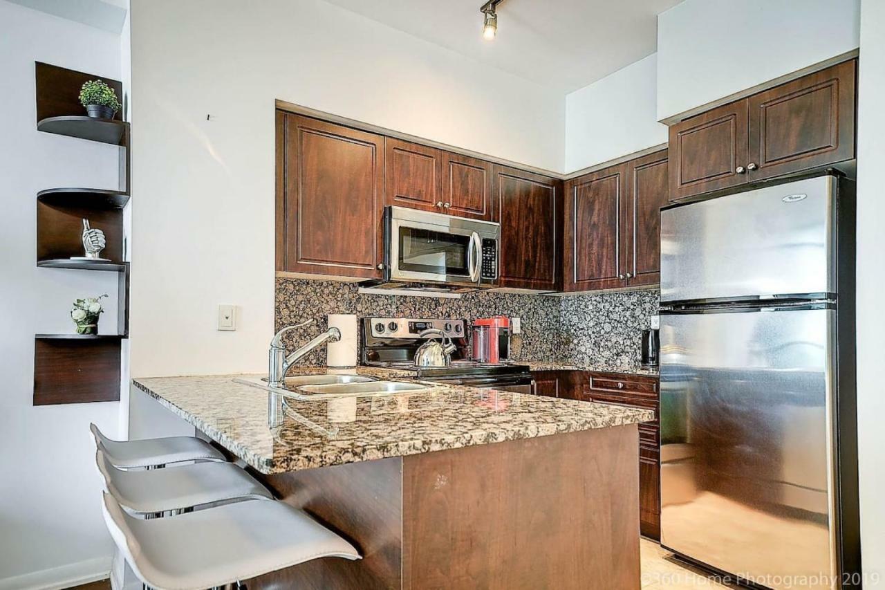 30 Off Lake View Property Heart Of Downtown Toronto Zewnętrze zdjęcie