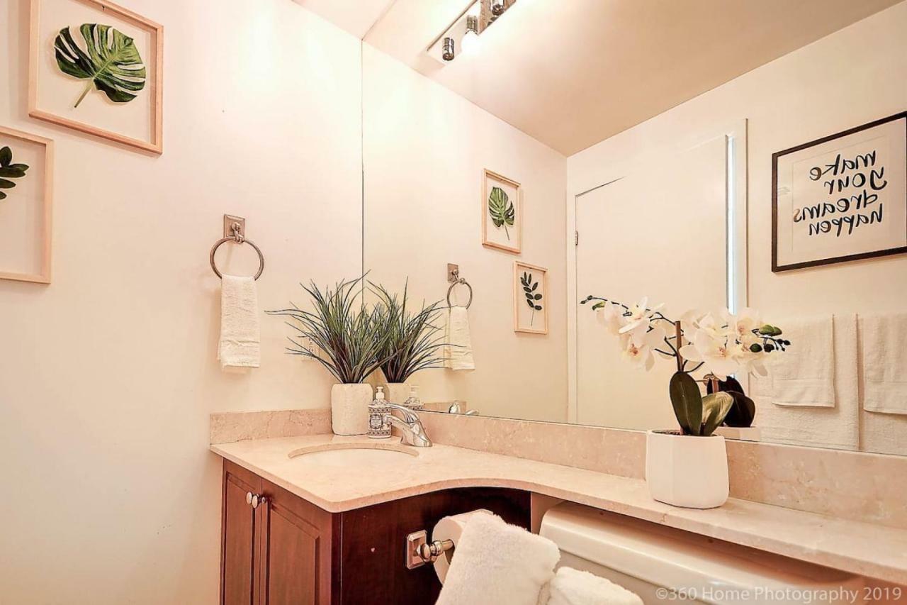 30 Off Lake View Property Heart Of Downtown Toronto Zewnętrze zdjęcie